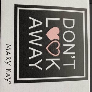 Mary Kay Look Away tool kit NEW KIT BELOW COST!
